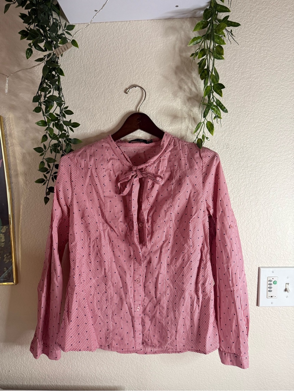 Doe & Rae Pink Striped Button-Down Tie-Neck Blouse